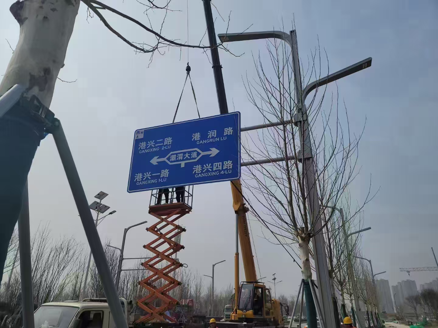 鸡西市红绿灯杆交通标志杆 - 一站式服务